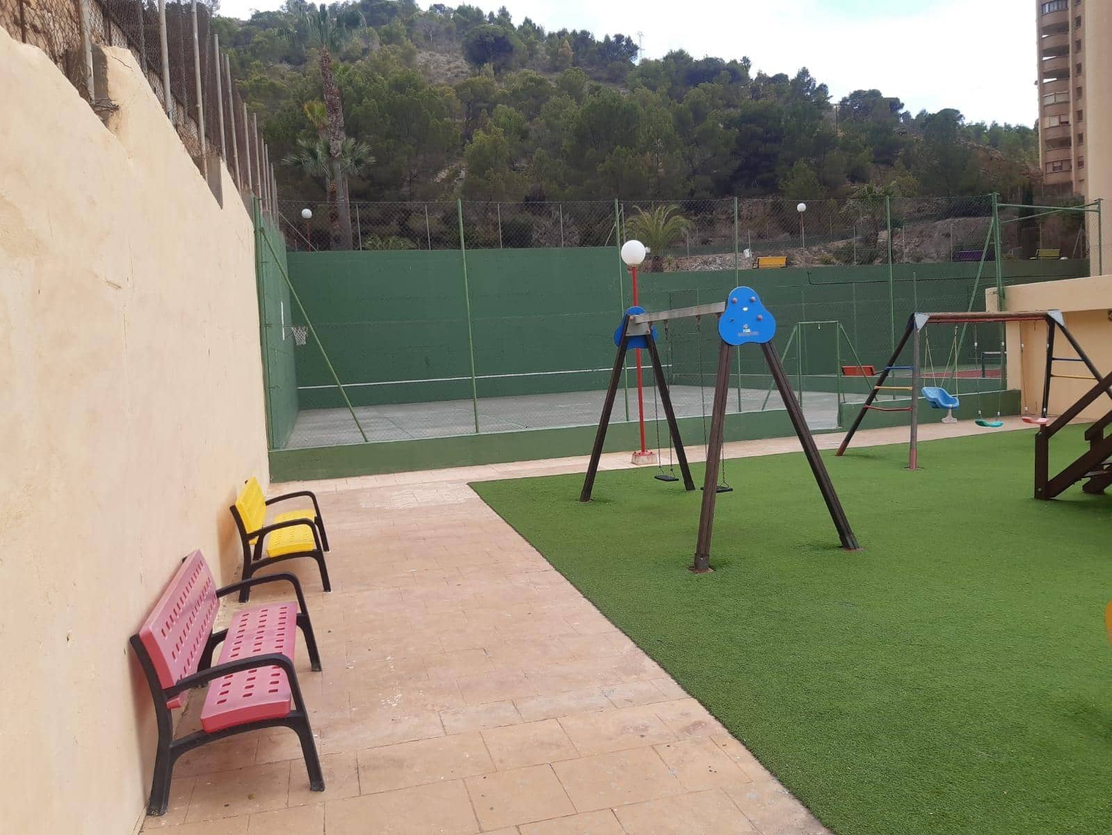 Apartamento de 2 habitaciones en Benidorm en venta con piscina - 179.000 € (Ref: 8407138)