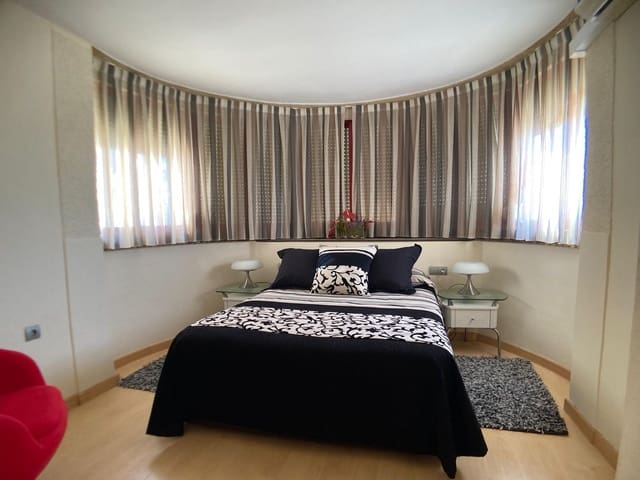 2 Zimmer Apartment zu verkaufen in Benidorm mit Pool - 179.000 € (Ref: 8407138)
