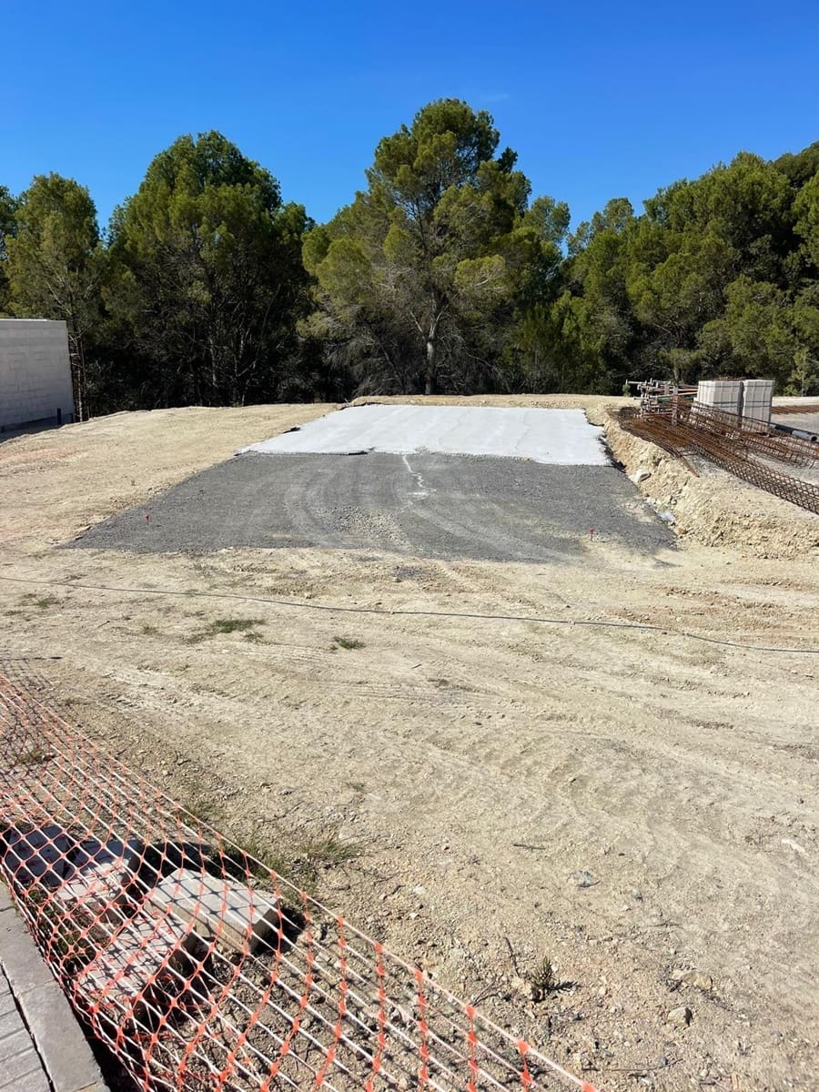 Villa for sale in Alfaz del Pi / L'Alfas del Pi with garage - € 93,000 (Ref: 8421286)