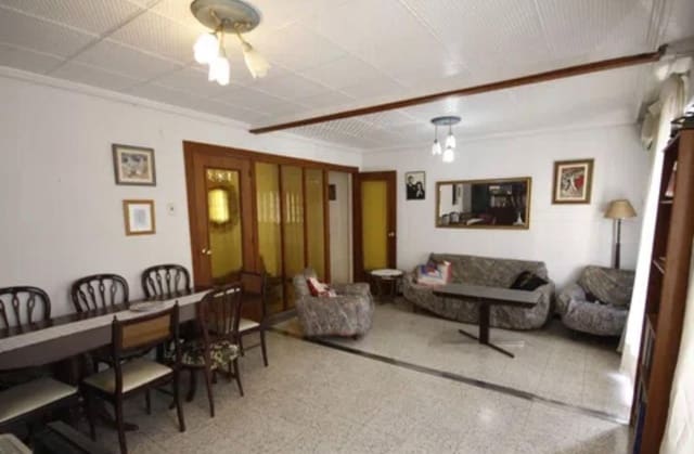 Piso de 3 habitaciones en Elche / Elx en venta - 119.000 € (Ref: 8421286)