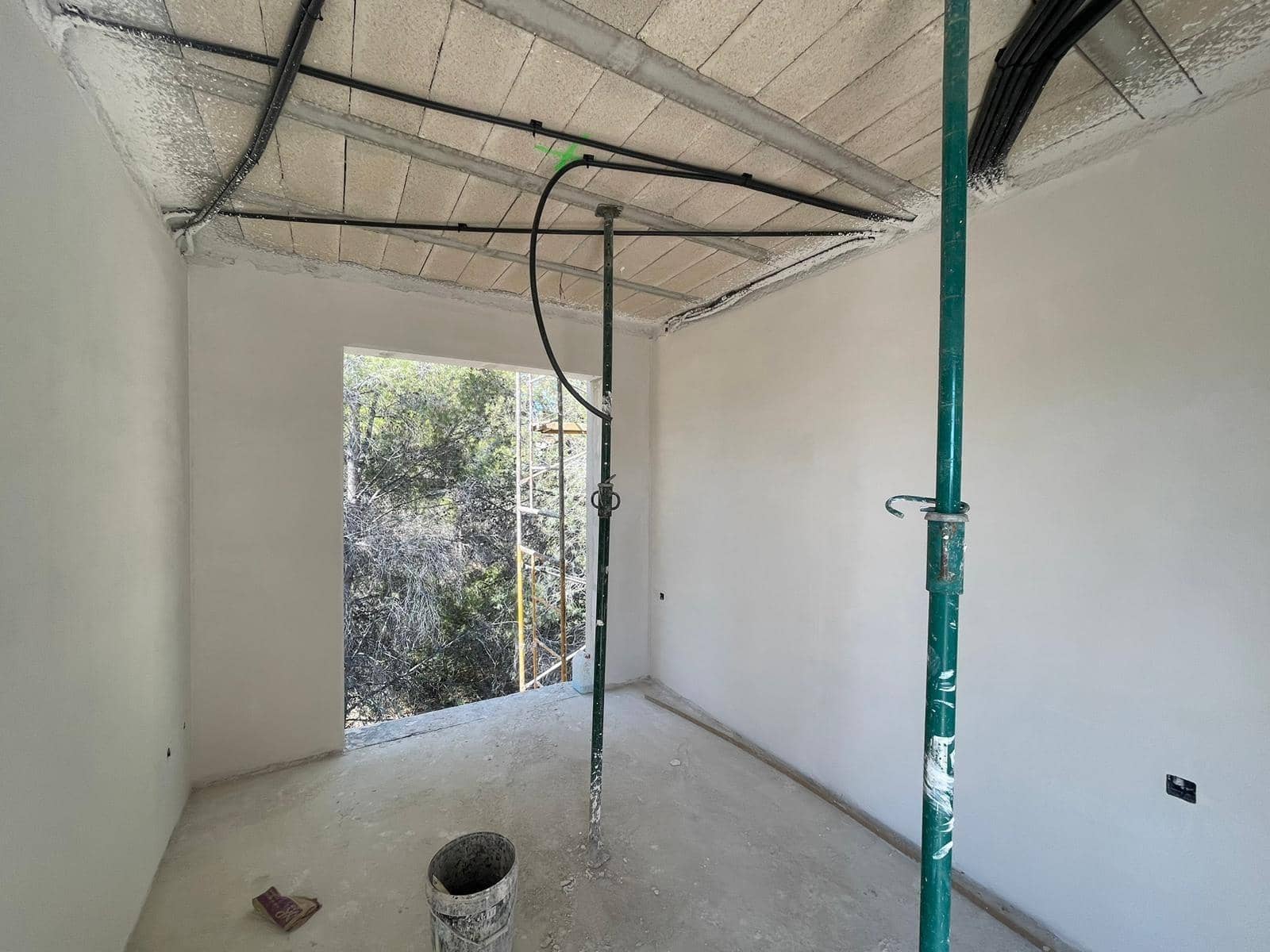 Villa for sale in Alfaz del Pi / L'Alfas del Pi with garage - € 86,000 (Ref: 8421288)