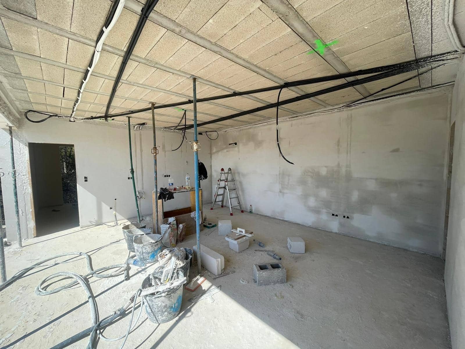 Villa for sale in Alfaz del Pi / L'Alfas del Pi with garage - € 88,000 (Ref: 8421289)