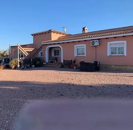 Chalet de 4 habitaciones en Dolores en venta con piscina garaje - 460.000 € (Ref: 8421289)