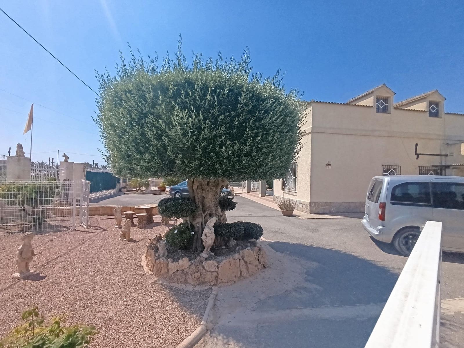 7 Zimmer Villa zu verkaufen in Las Bayas mit Pool Garage - 449.000 € (Ref: 8423298)