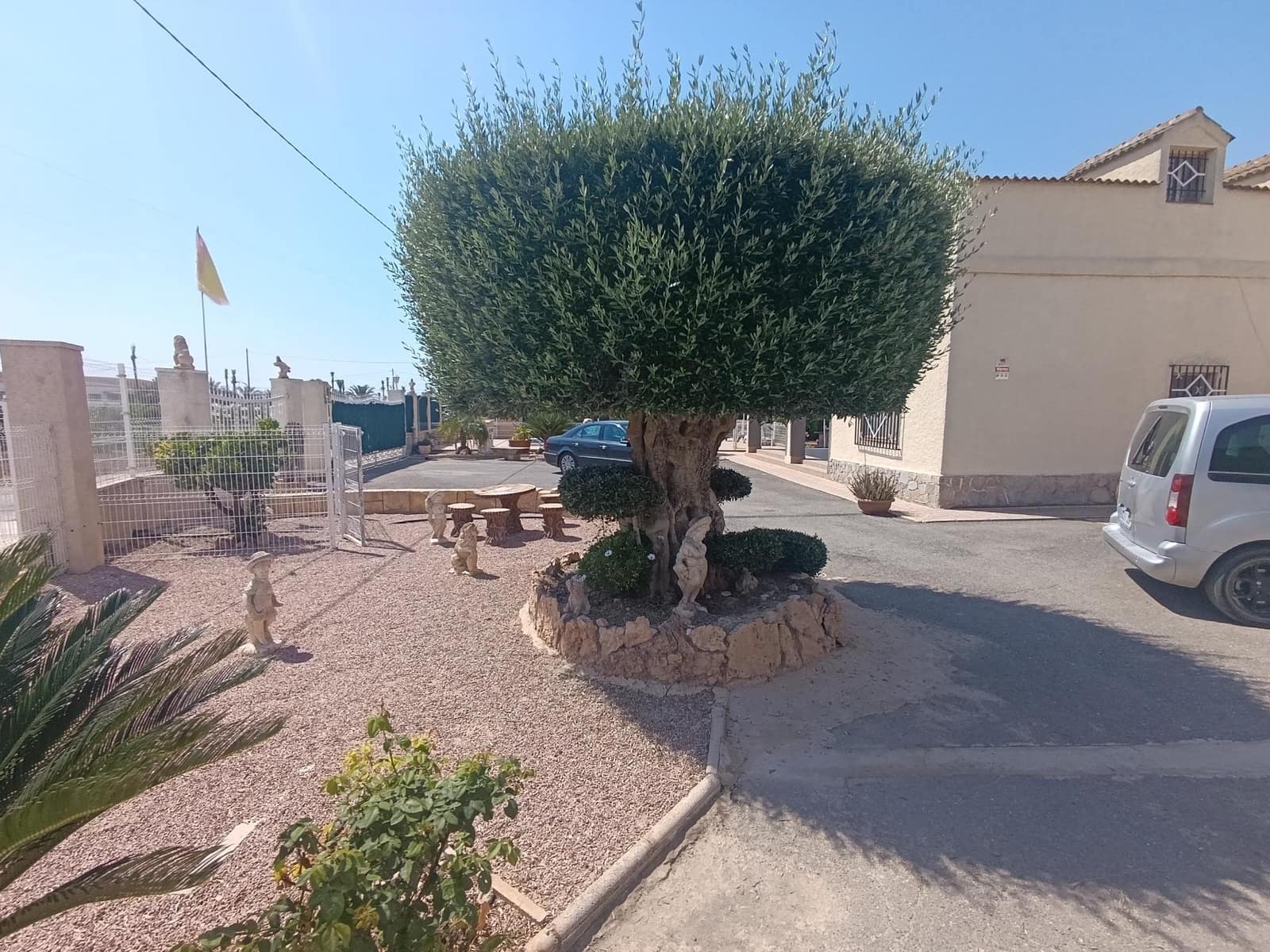 7 Zimmer Villa zu verkaufen in Las Bayas mit Pool Garage - 449.000 € (Ref: 8423298)