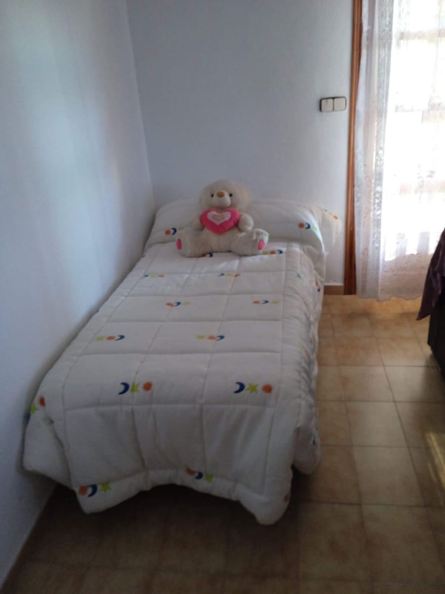 5 bedroom Villa for sale in Perleta with garage - € 399,000 (Ref: 8423301)