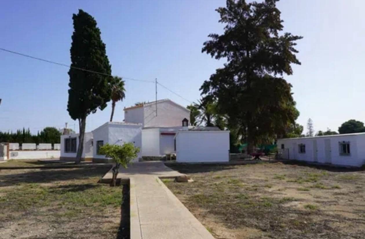 5 bedroom Villa for sale in Perleta with garage - € 399,000 (Ref: 8423301)