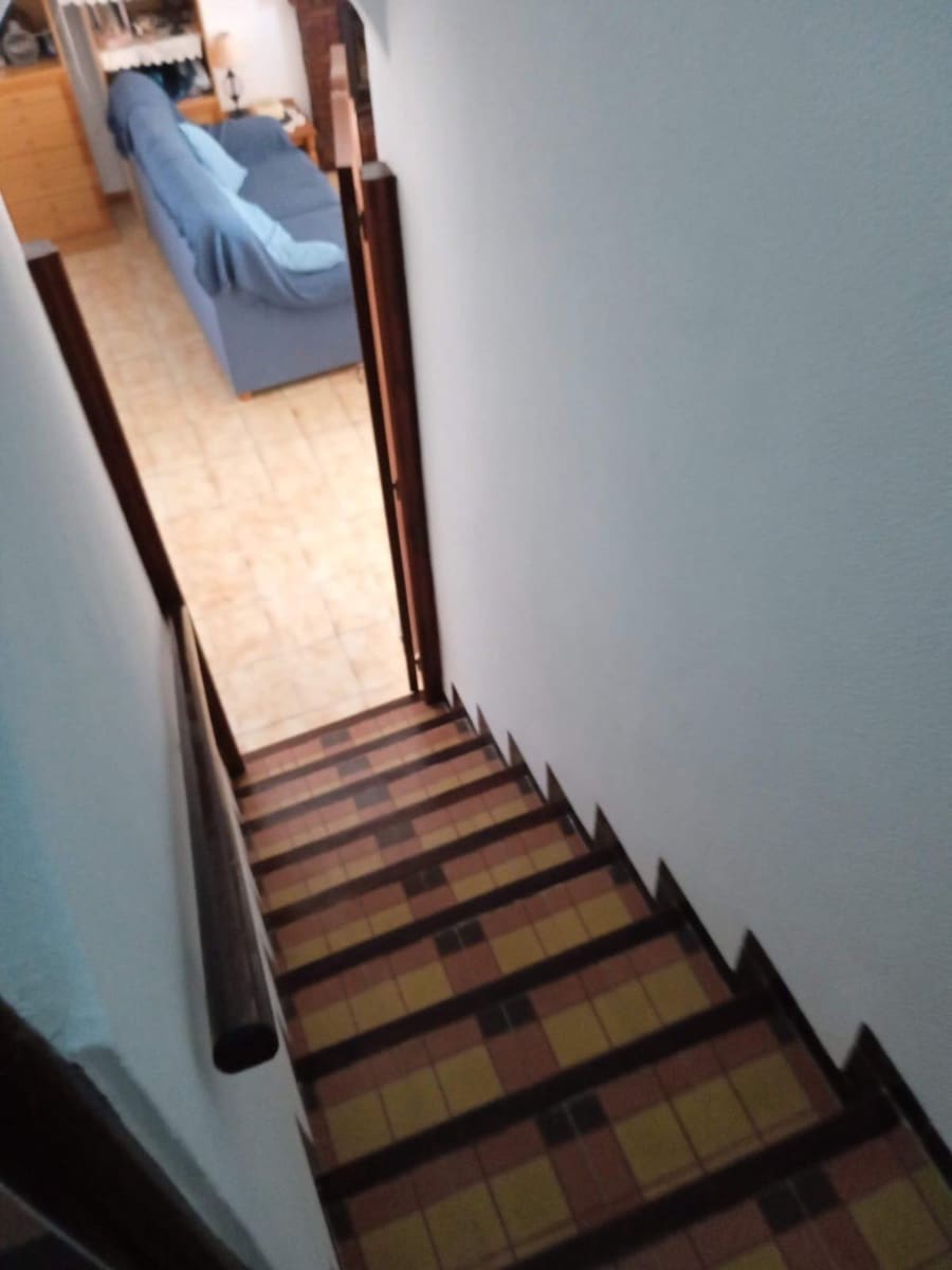 5 bedroom Villa for sale in Perleta with garage - € 399,000 (Ref: 8423301)