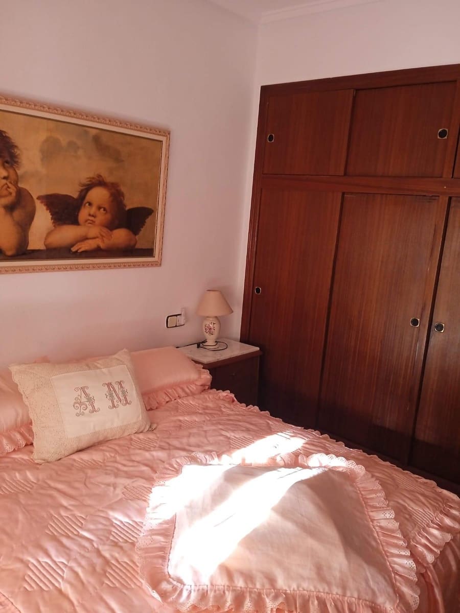 5 bedroom Villa for sale in Perleta with garage - € 399,000 (Ref: 8423301)