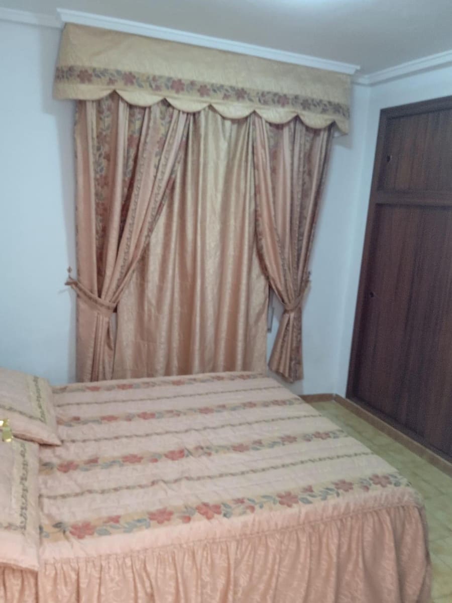 5 bedroom Villa for sale in Perleta with garage - € 399,000 (Ref: 8423301)