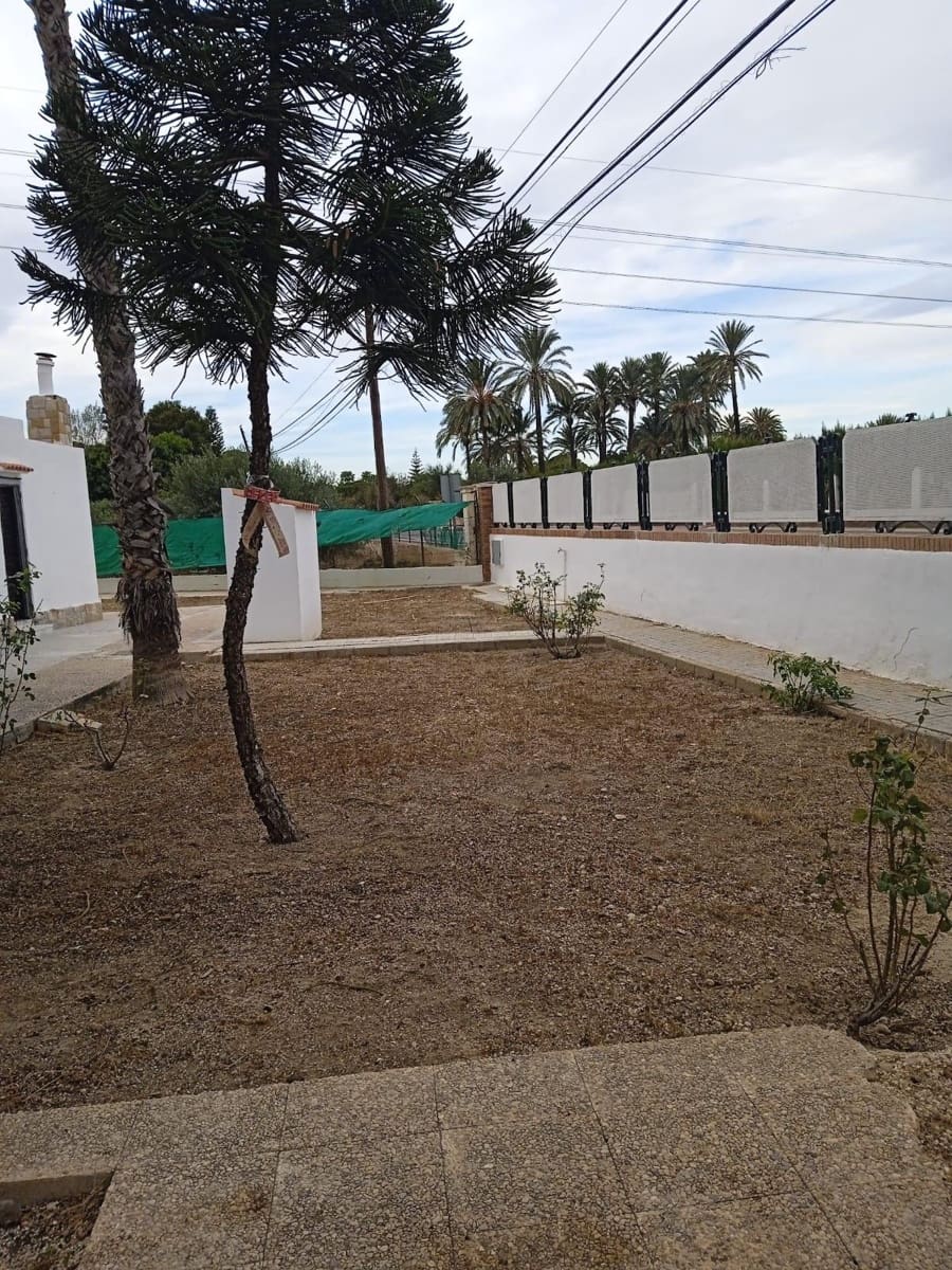 5 bedroom Villa for sale in Perleta with garage - € 399,000 (Ref: 8423301)