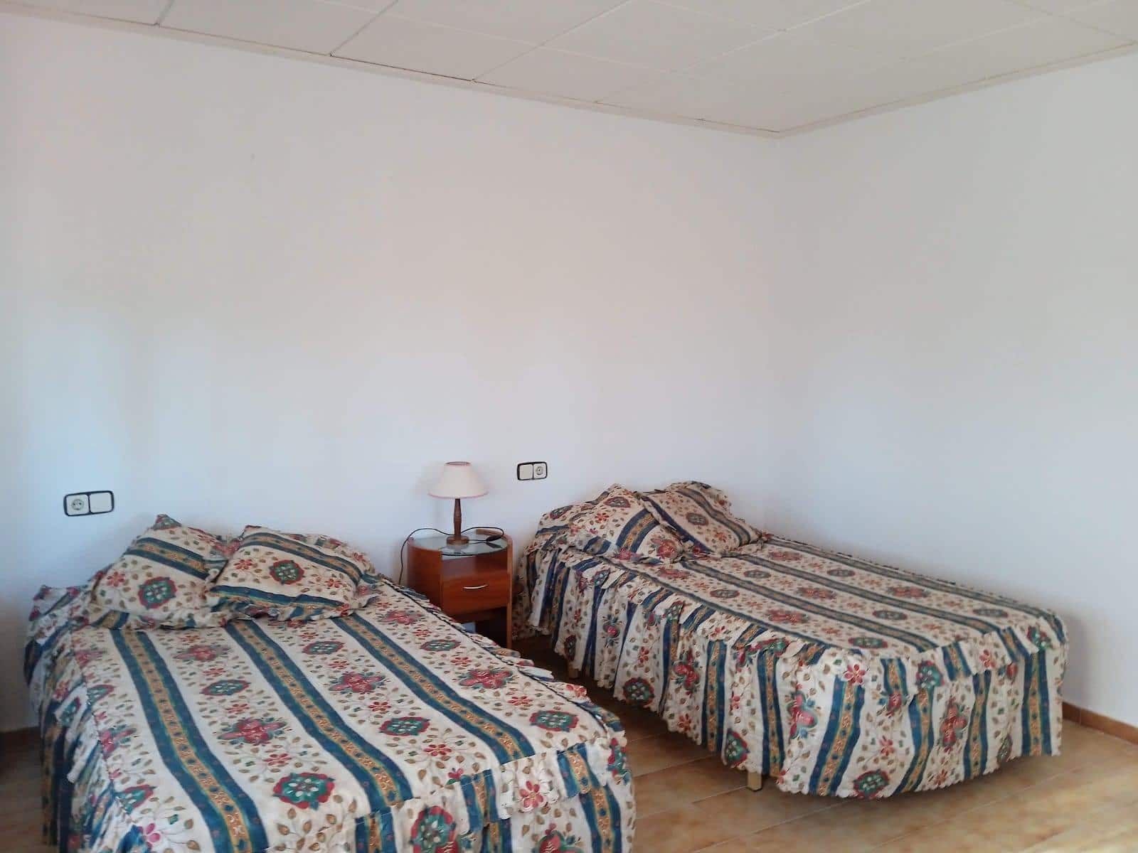 5 bedroom Villa for sale in Perleta with garage - € 399,000 (Ref: 8423301)