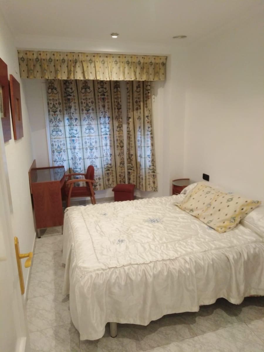 3 bedroom Apartment for sale in Elche / Elx with garage - € 263,000 (Ref: 8423306)