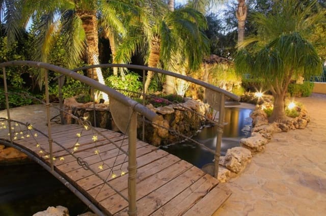 7 makuuhuone Huvila myytävänä paikassa Las Bayas, Elche / Elx mukana 
autotalli - 735 000 € (Ref: 8423308)