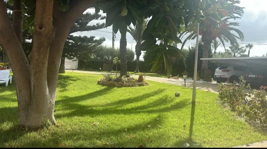 7 bedroom Villa for sale in Las Bayas with garage - € 735,000 (Ref: 8423308)