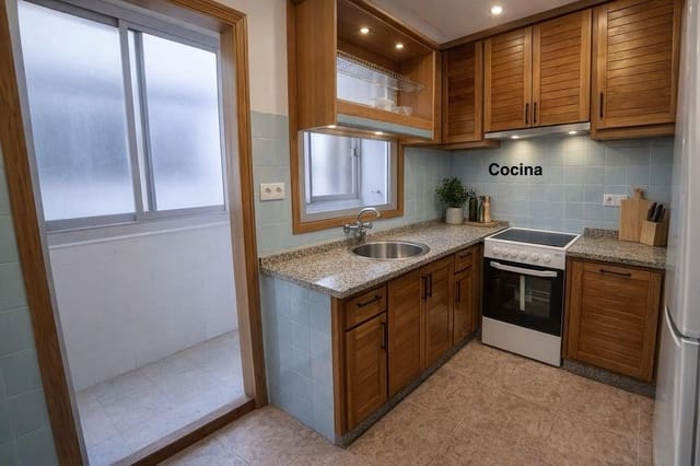 Piso de 3 habitaciones en Elche / Elx en alquiler con garaje - 1.100 € (Ref: 8423309)