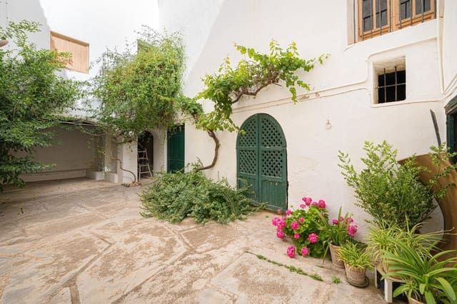 9 bedroom Hotel for sale in Benissa with garage - € 715,000 (Ref: 8426243)