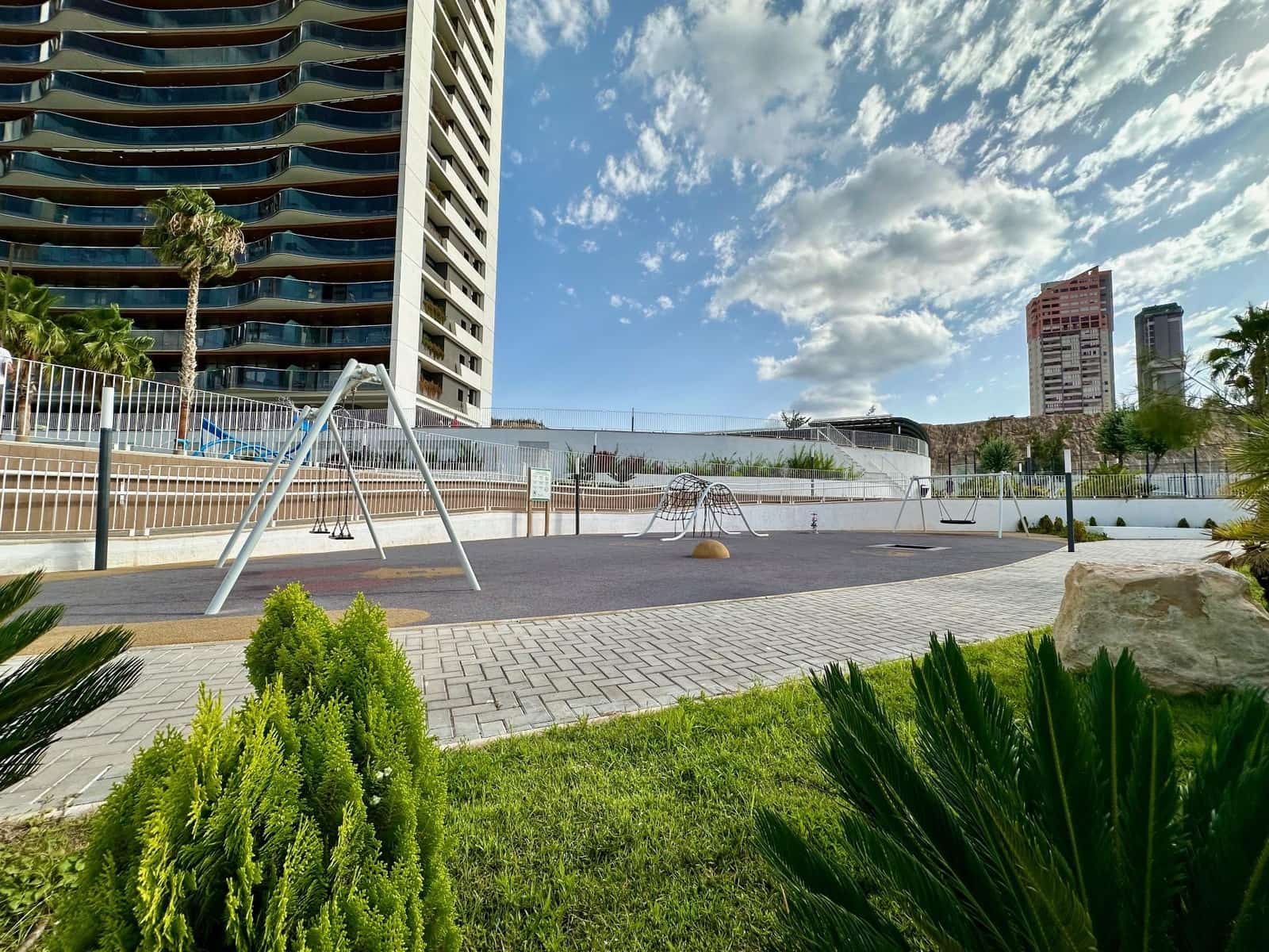 2 sypialnia Apartament do wynajęcia w Benidorm z basenem - 2 350 € (Ref: 8430438)