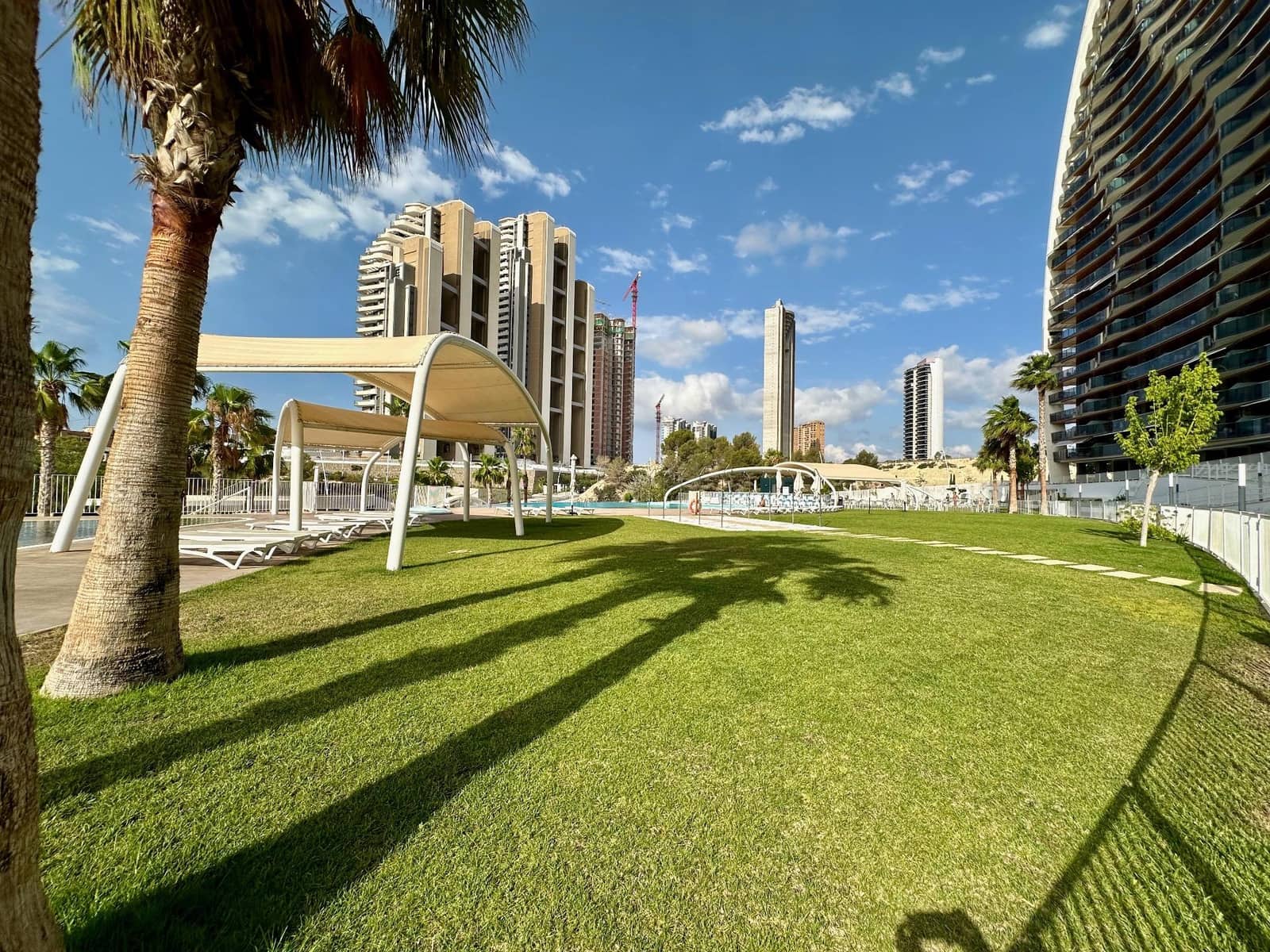 2 sypialnia Apartament do wynajęcia w Benidorm z basenem - 2 350 € (Ref: 8430438)