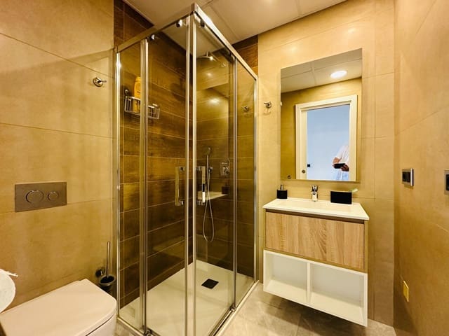 2 sypialnia Apartament do wynajęcia w Playa Poniente, Benidorm z basenem - 2 350 € (Ref: 8430438)