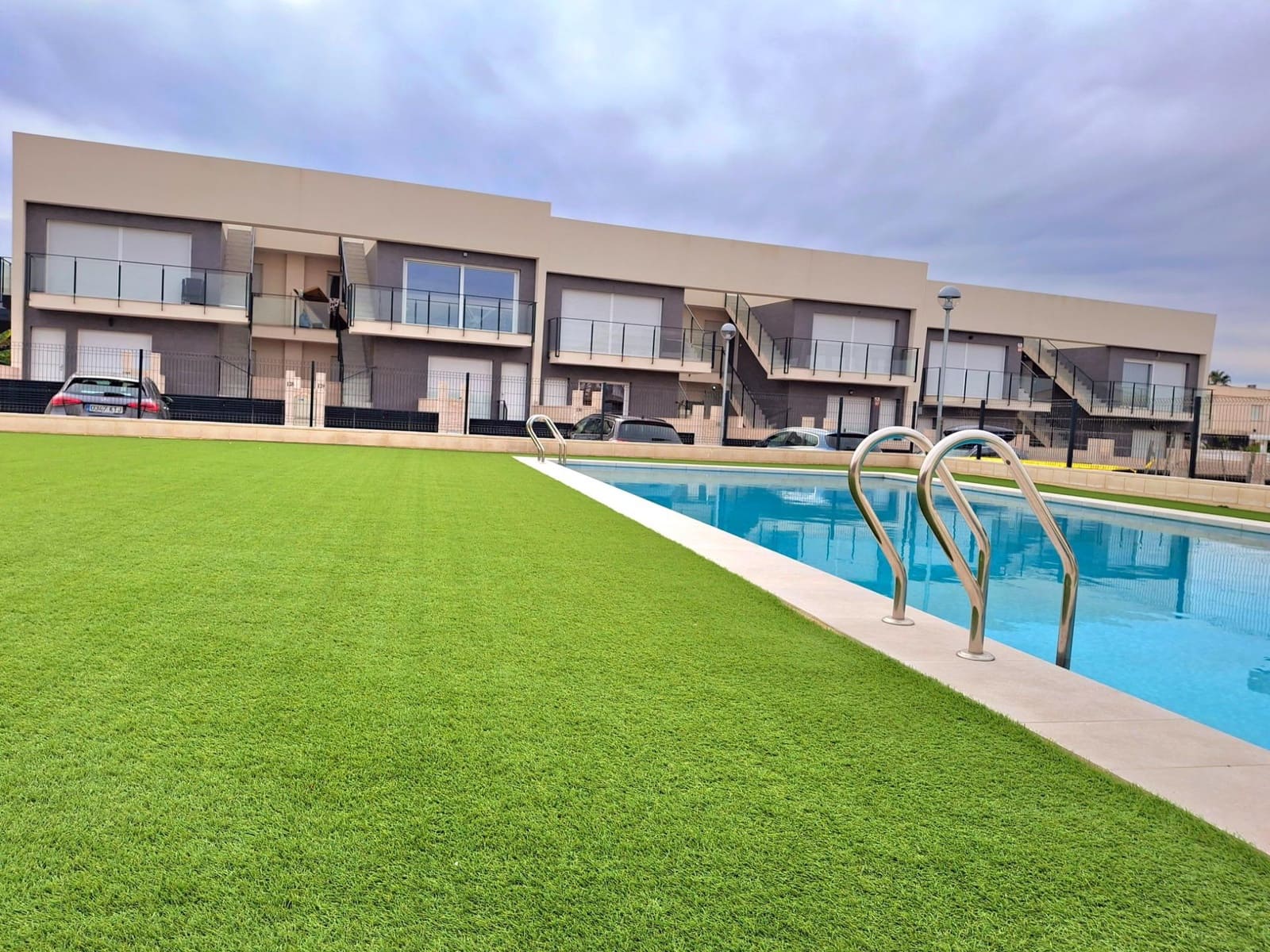 3 sypialnia Dom blizniak na sprzedaż w Gran Alacant z basenem - 270 000 € (Ref: 8515703)