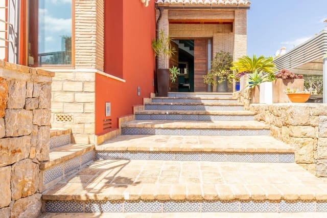 3 makuuhuone Huvila myytävänä paikassa Dénia mukana uima-altaan 
autotalli - 899 000 € (Ref: 8536730)