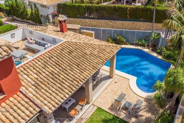 3 makuuhuone Huvila myytävänä paikassa Dénia mukana uima-altaan 
autotalli - 899 000 € (Ref: 8536730)