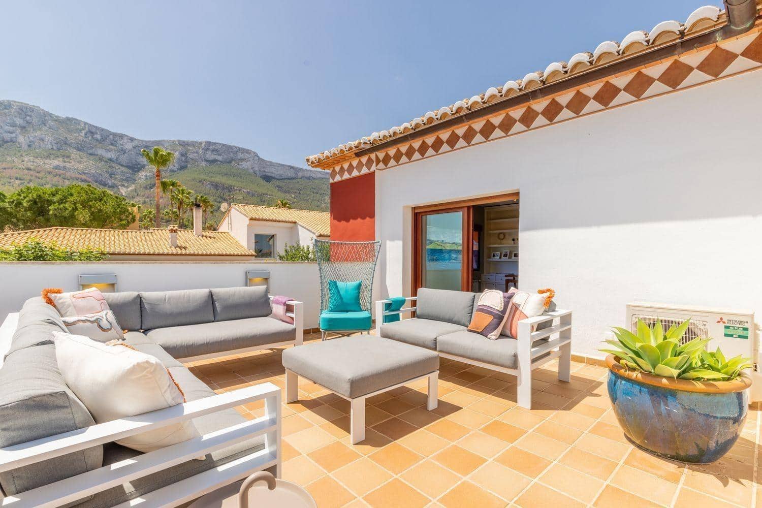 3 makuuhuone Huvila myytävänä paikassa Denia mukana uima-altaan 
autotalli - 899 000 € (Ref: 8536730)