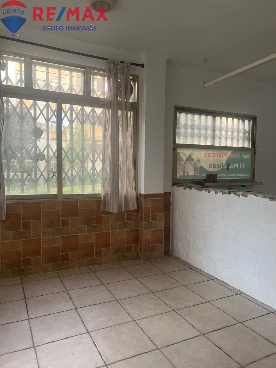 Empresa para venda em Benidorm com piscina - 117 500 € (Ref: 8549306)