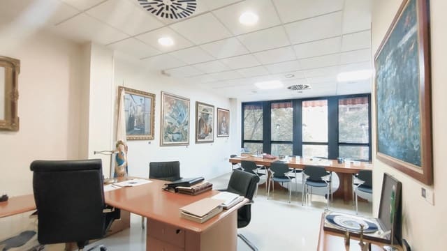 Ufficio in vendita in Garbinet - Parque de las Avenidas, Alicante città con garage - 555.000 € (Rif: 8556919)