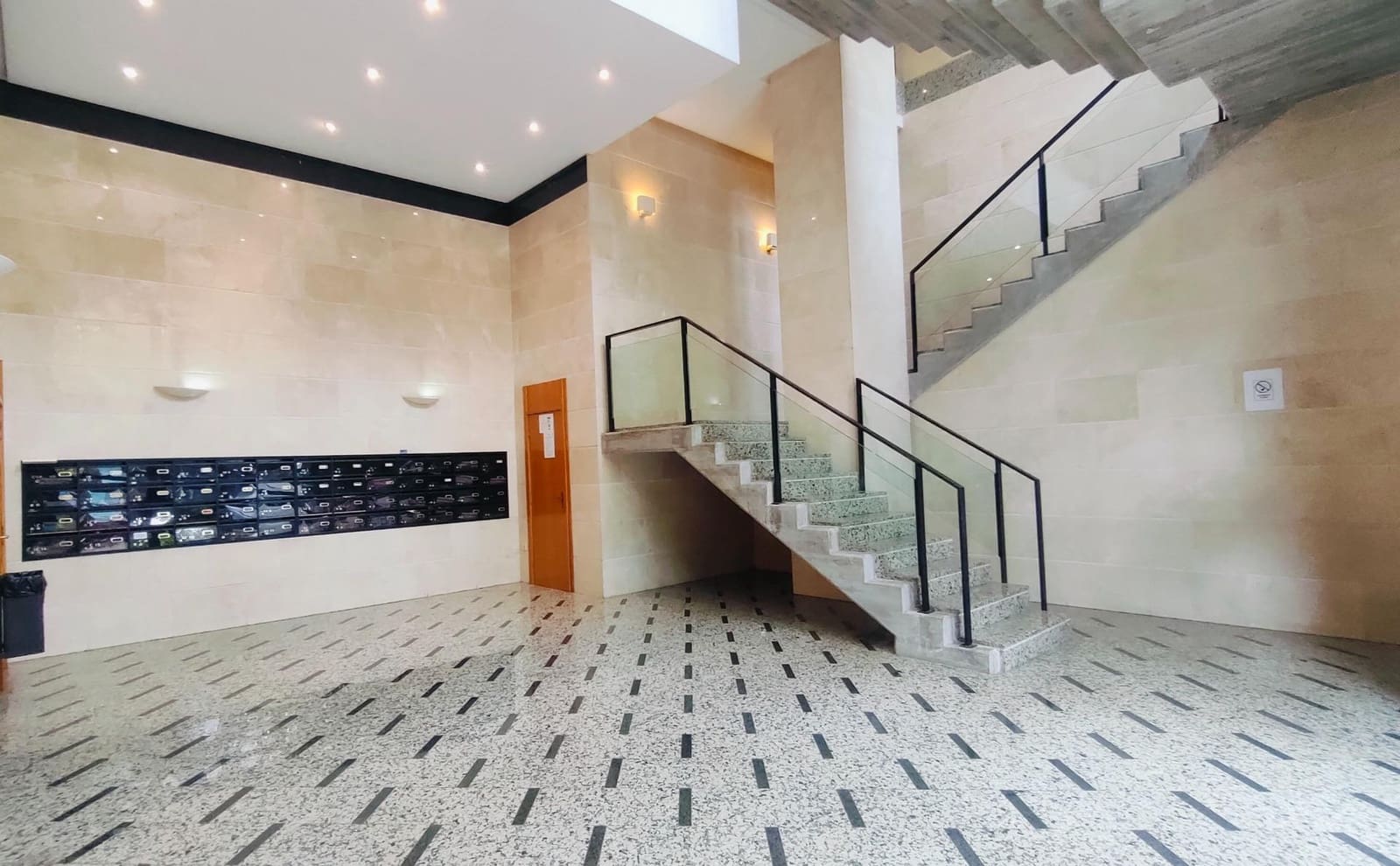 Büro zu verkaufen in Alicante / Alacant Stadt mit Garage - 555.000 € (Ref: 8556919)