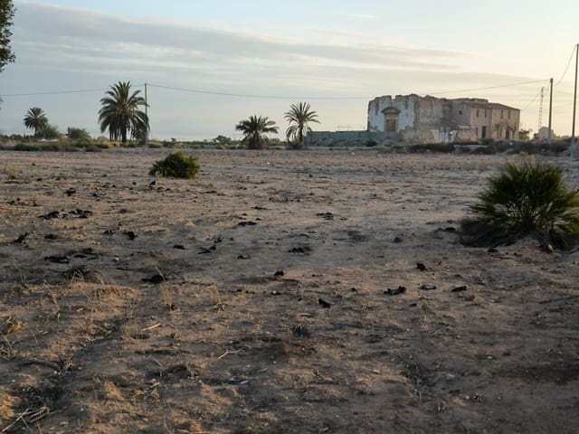 Grunde uden byggetilladelser til salg i La Marina, Elche / Elx - € 216.000 (Ref: 8559778)