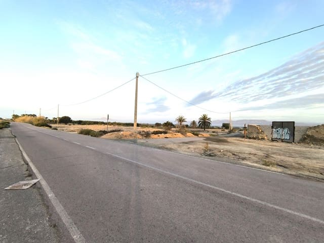 Grunde uden byggetilladelser til salg i La Marina, Elche / Elx - € 216.000 (Ref: 8559778)