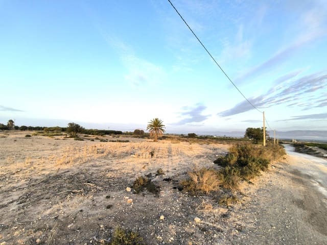 Grunde uden byggetilladelser til salg i La Marina, Elche / Elx - € 216.000 (Ref: 8559778)