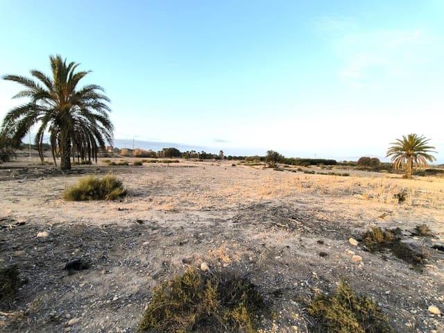 Grunde uden byggetilladelser til salg i La Marina, Elche / Elx - € 216.000 (Ref: 8559778)
