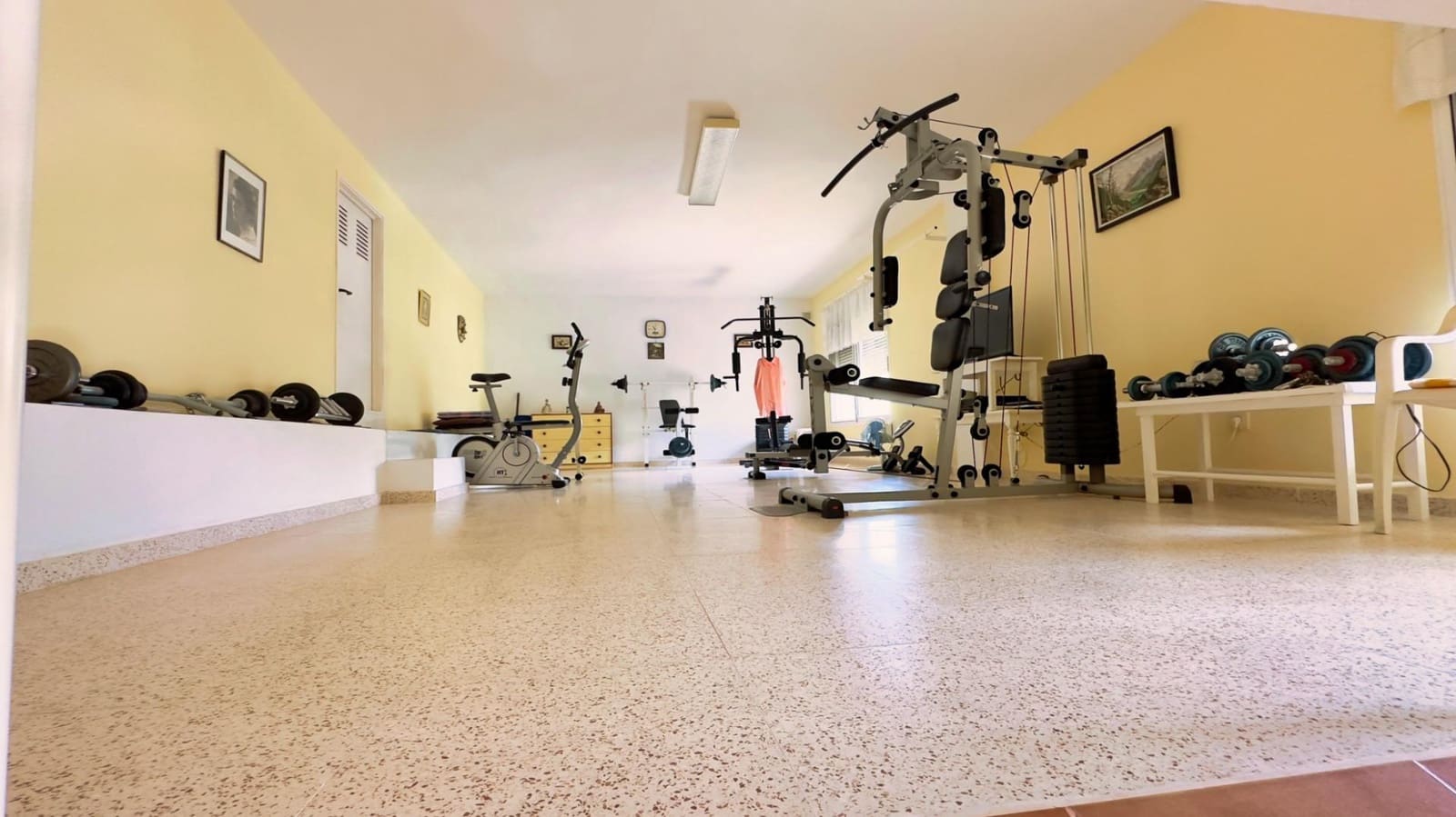 6 soveværelse Villa til salg i La Nucia med garage - € 550.000 (Ref: 8561459)