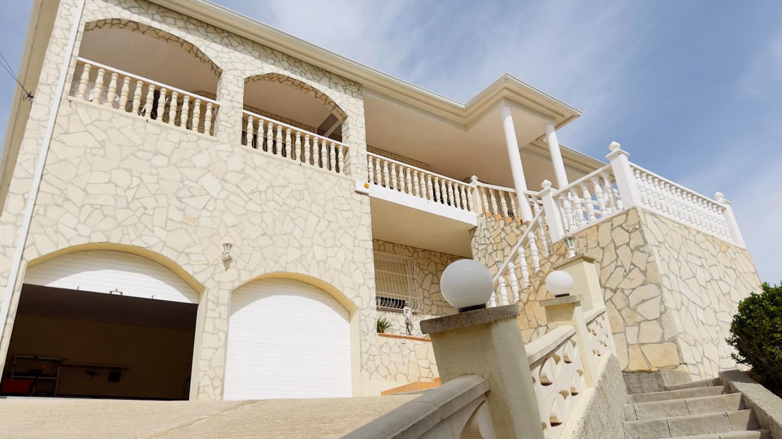 6 soveværelse Villa til salg i La Nucia med garage - € 550.000 (Ref: 8561459)