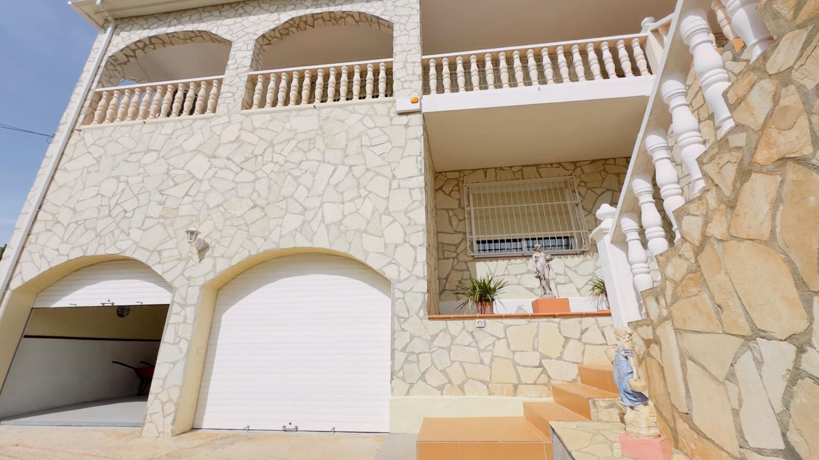 6 soveværelse Villa til salg i La Nucia med garage - € 550.000 (Ref: 8561459)