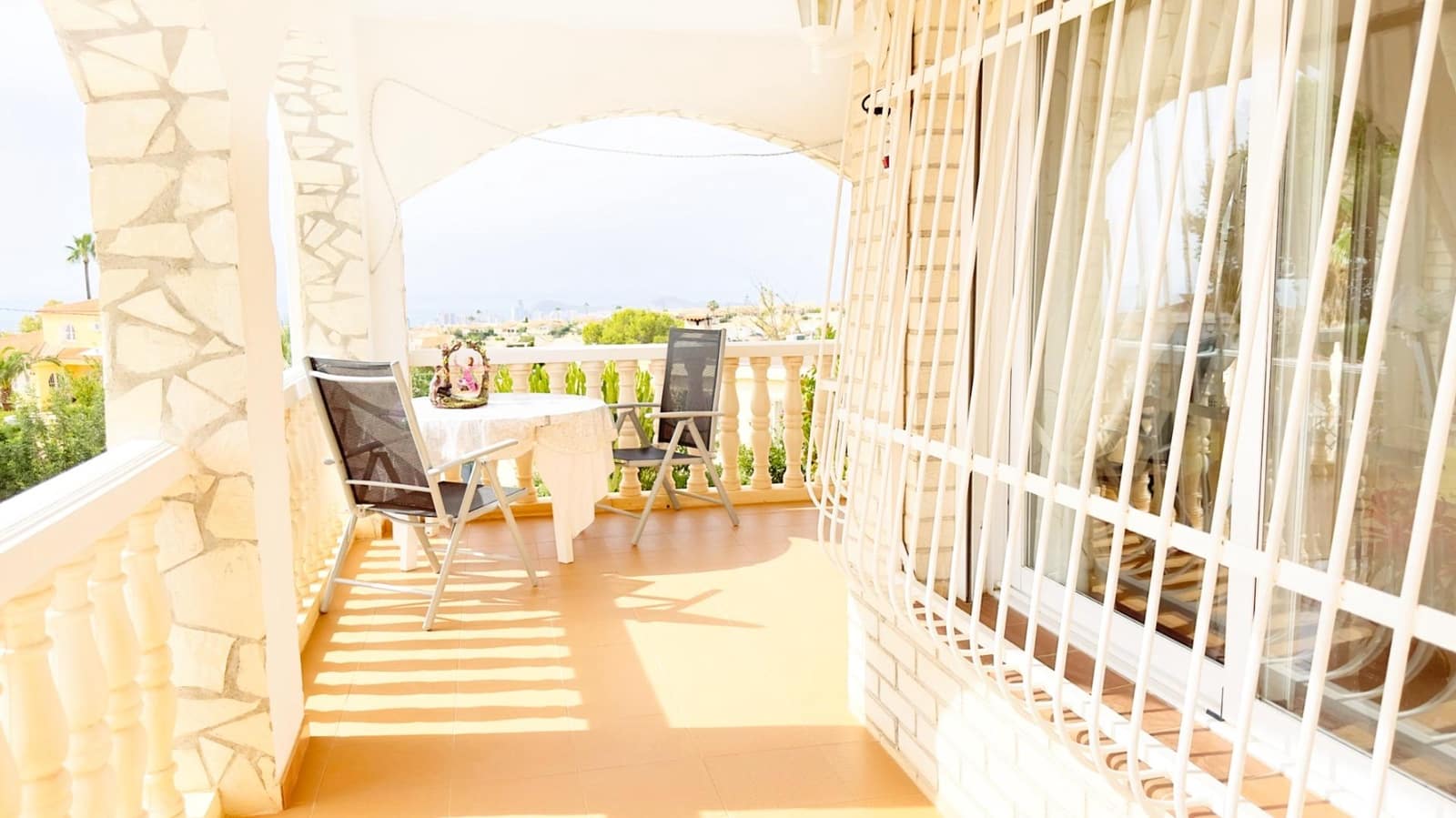 6 soveværelse Villa til salg i La Nucia med garage - € 550.000 (Ref: 8561459)