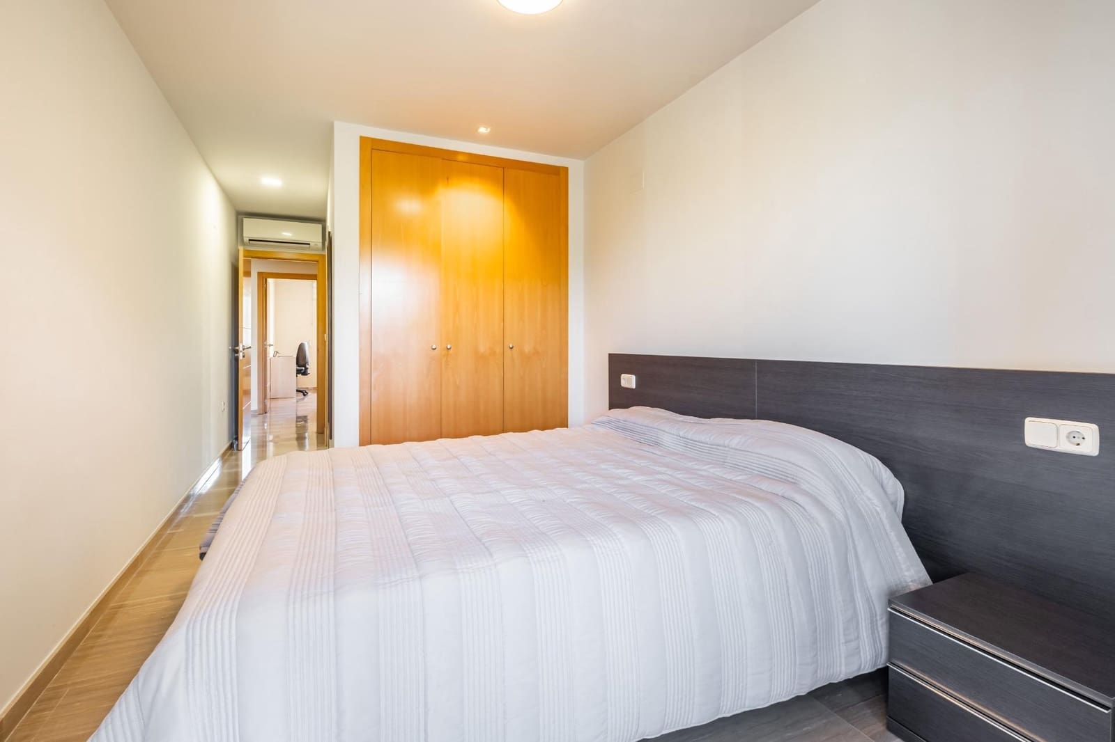 2 soveværelse Lejlighed til salg i Arenal med swimmingpool garage - € 425.000 (Ref: 8570516)