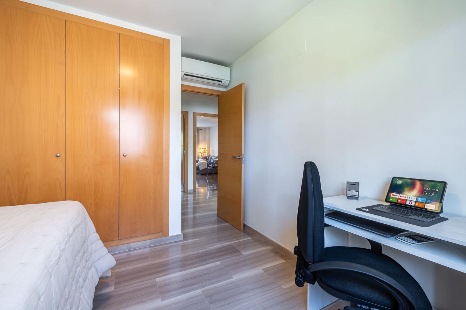 2 soveværelse Lejlighed til salg i Arenal med swimmingpool garage - € 425.000 (Ref: 8570516)