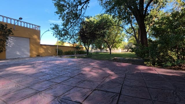 3 makuuhuone Huvila myytävänä paikassa Castalla mukana uima-altaan - 220 000 € (Ref: 8574155)