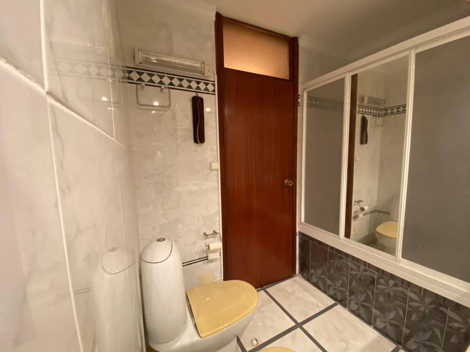 Piso de 4 habitaciones en Alicante / Alacant ciudad en venta con piscina garaje - 360.000 € (Ref: 8574156)