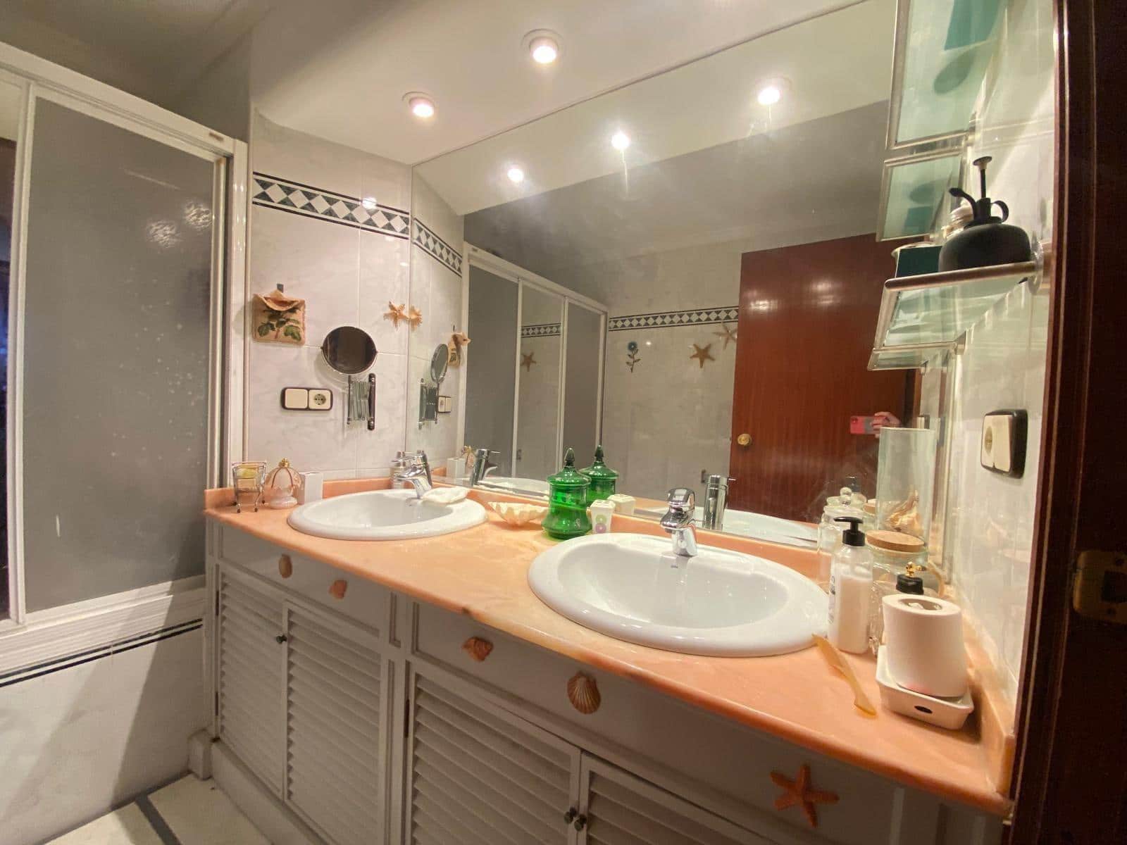 Piso de 4 habitaciones en Alicante / Alacant ciudad en venta con piscina garaje - 360.000 € (Ref: 8574156)