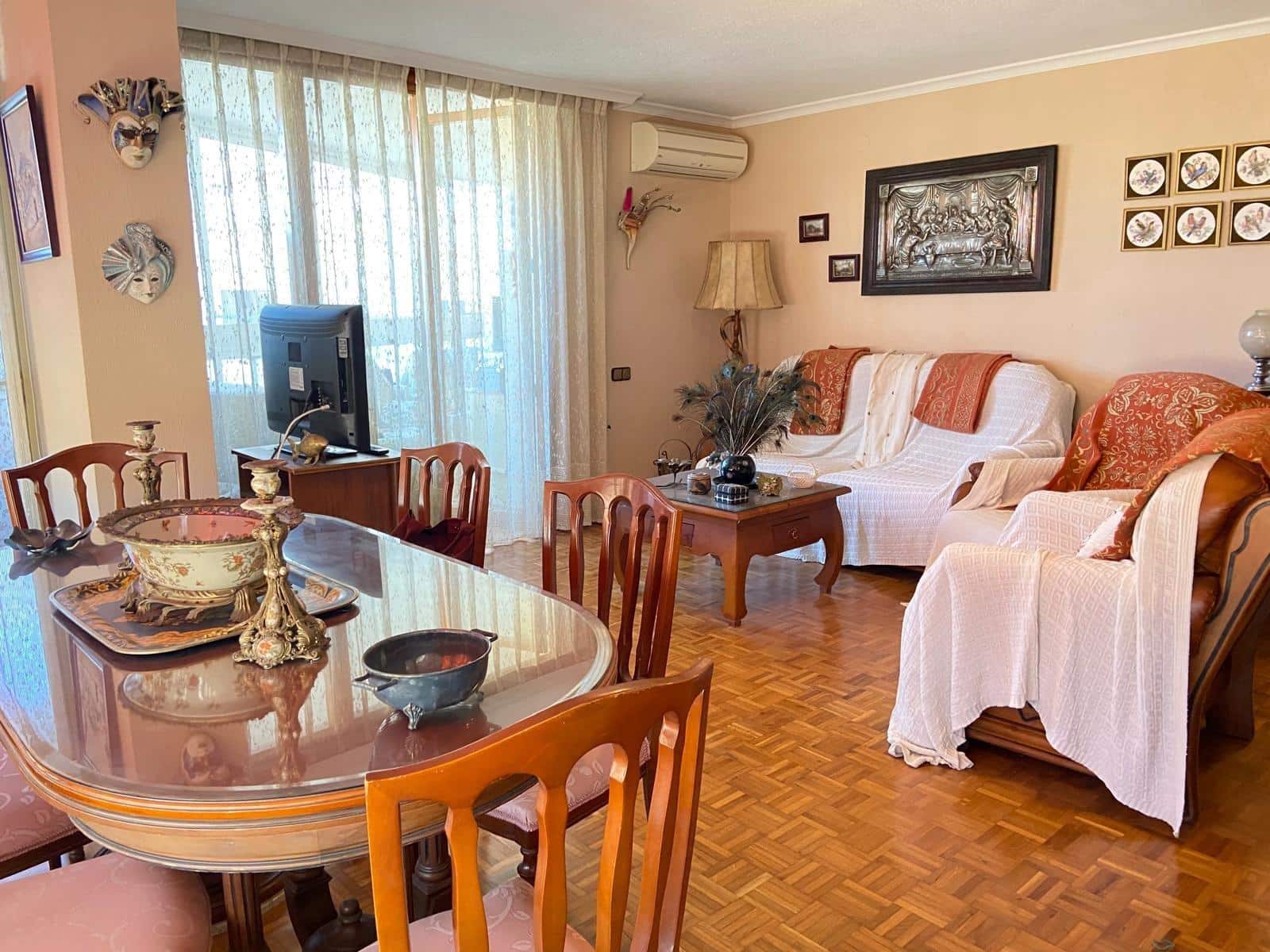 Piso de 4 habitaciones en Alicante / Alacant ciudad en venta con piscina garaje - 360.000 € (Ref: 8574156)