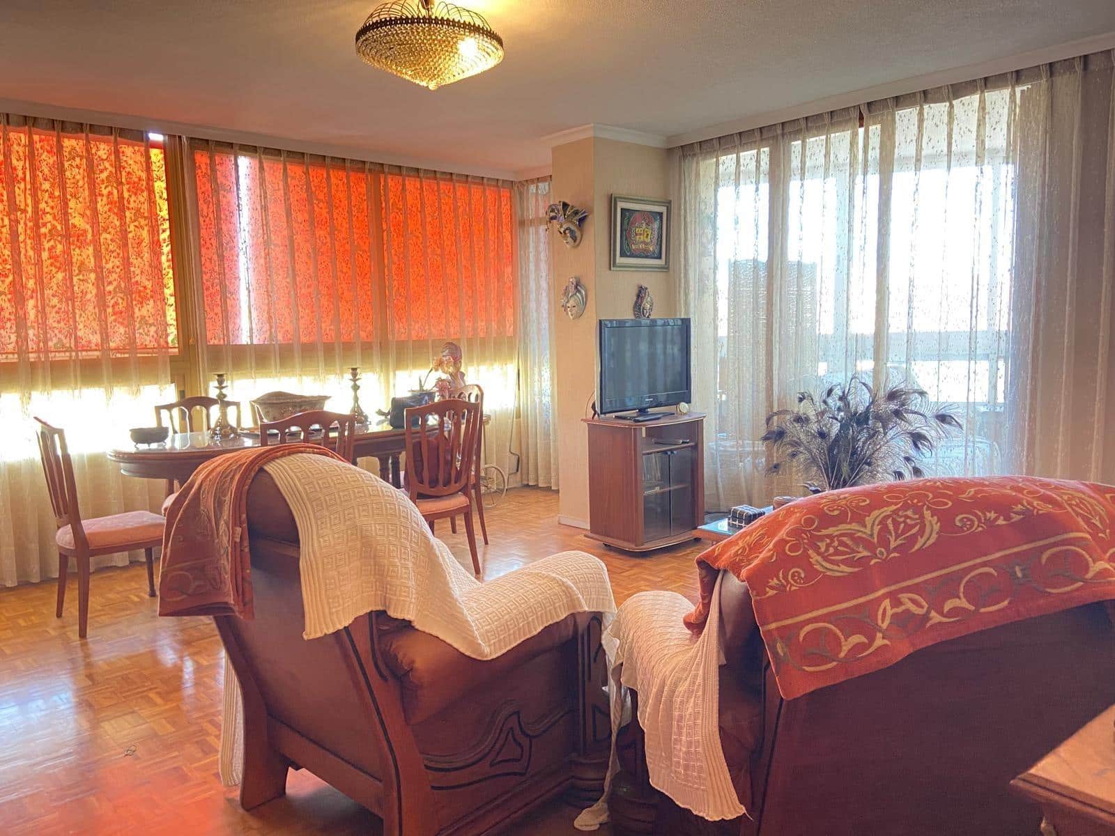 Piso de 4 habitaciones en Alicante / Alacant ciudad en venta con piscina garaje - 360.000 € (Ref: 8574156)