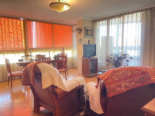 Piso de 4 habitaciones en Vistahermosa, Alicante / Alacant ciudad en venta con piscina garaje - 360.000 € (Ref: 8574156)