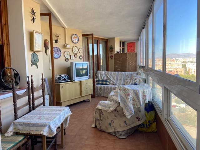 Piso de 4 habitaciones en Vistahermosa, Alicante / Alacant ciudad en venta con piscina garaje - 360.000 € (Ref: 8574156)