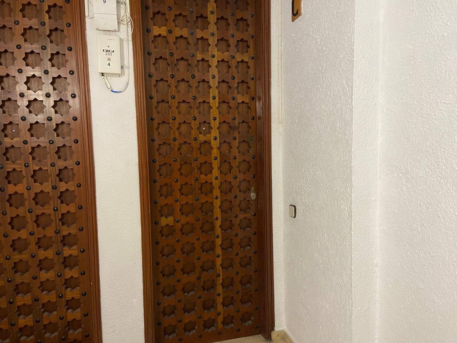 Piso de 4 habitaciones en Alicante / Alacant ciudad en venta con piscina garaje - 360.000 € (Ref: 8574156)