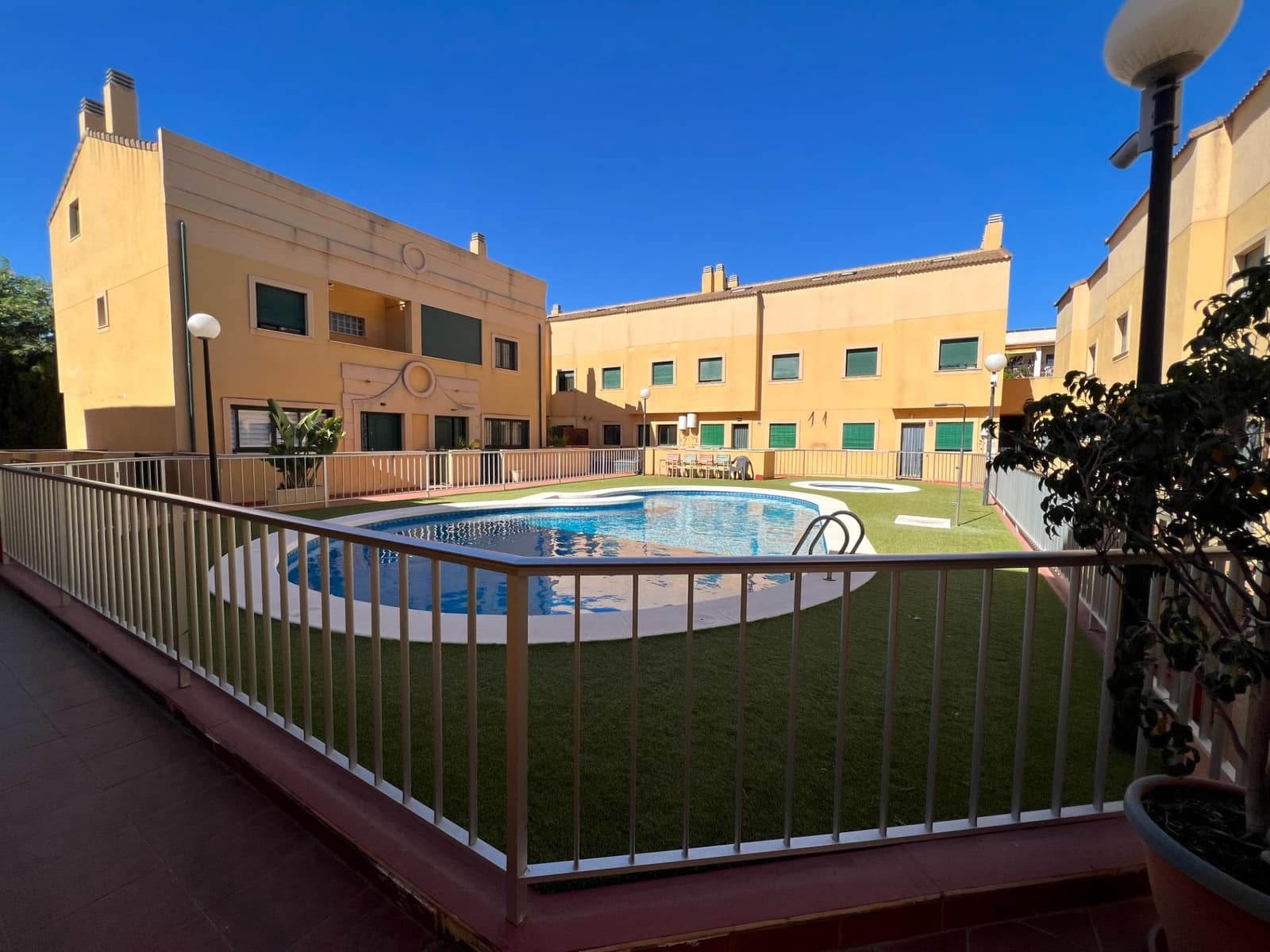 Bungalow de 4 habitaciones en San Juan de Alicante / Sant Joan d'Alacant en venta con piscina garaje - 549.000 € (Ref: 8610582)